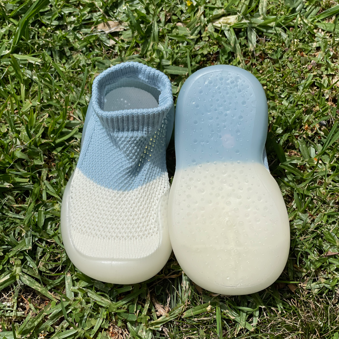 Bumbi Kids Blue and White Shoes Front and Sole